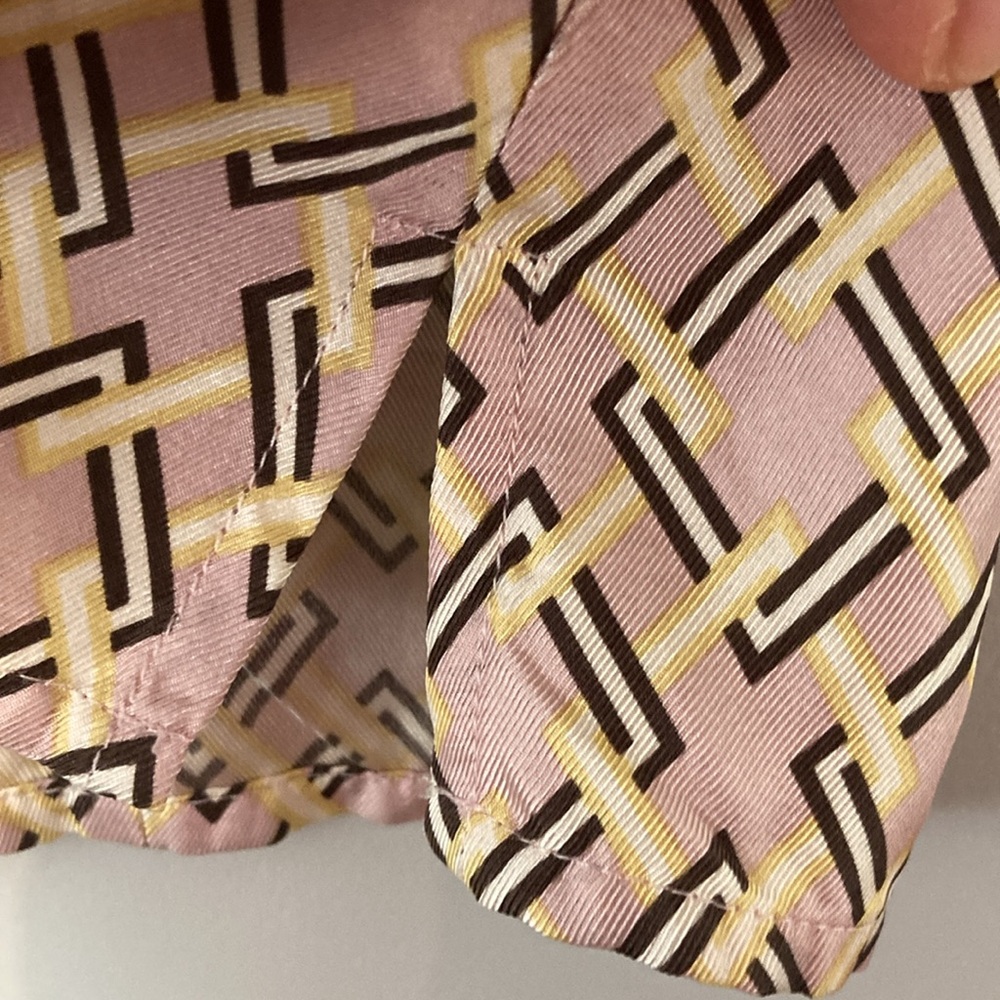 Banana Republic Silk Sleeveless Button down Back Top - Picture 6 of 6